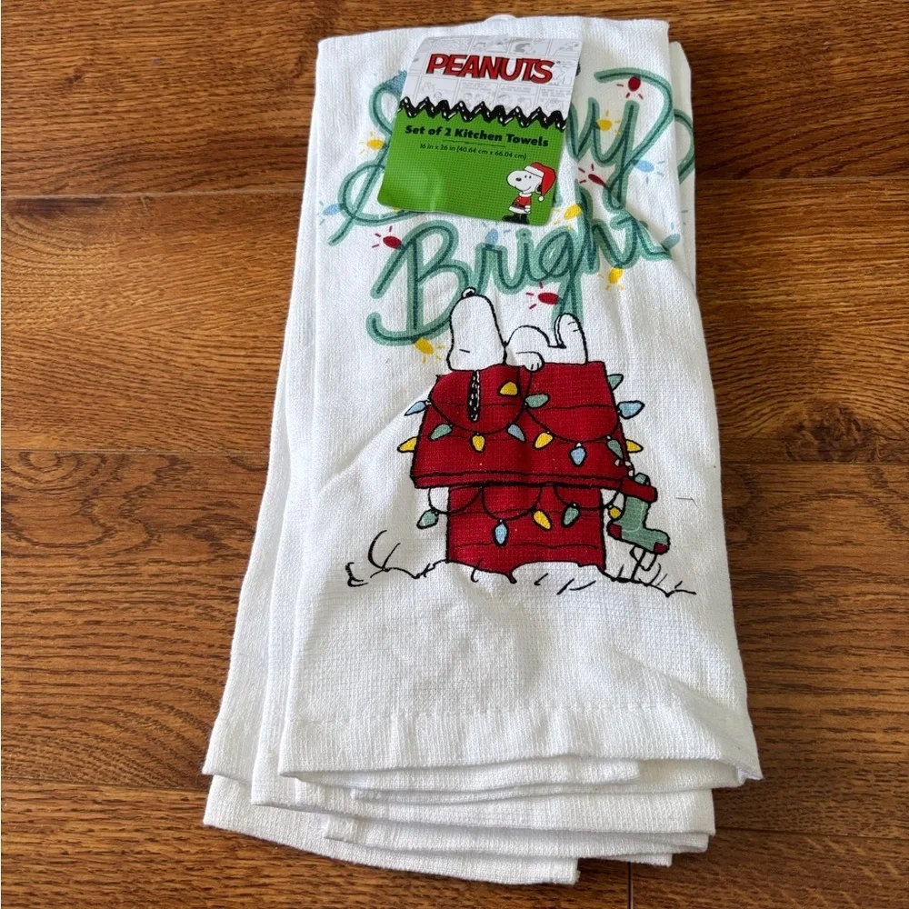 Holiday 'Shiny and Bright' Snoopy Tea Towel set